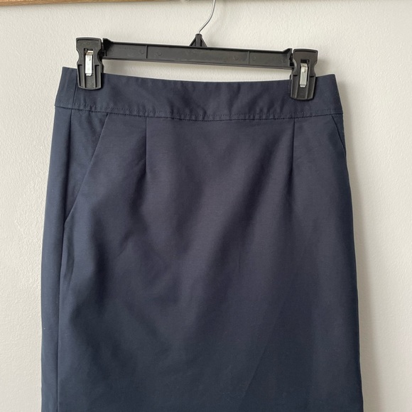 BANANA REPUBLIC MIDI PENCIL SKIRT CLASSIC CLOSET STAPLE SIZE 2 - Picture 4 of 8